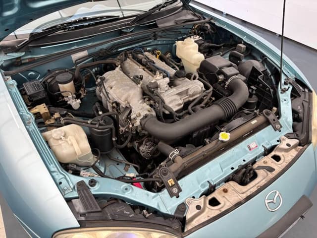 2000 Mazda Roadster (Eunos Roadster / MX-5) JDM car for sale — photo 11 of 25