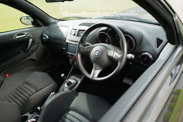 2004 Alfa Romeo JDM car for sale — photo 12 of 12