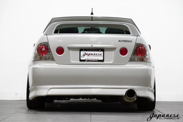 2000 Toyota Altezza JDM car for sale — photo 7 of 25