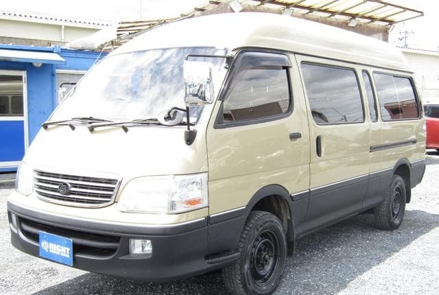 2002 Toyota HiAce JDM car for sale — photo 2 of 20
