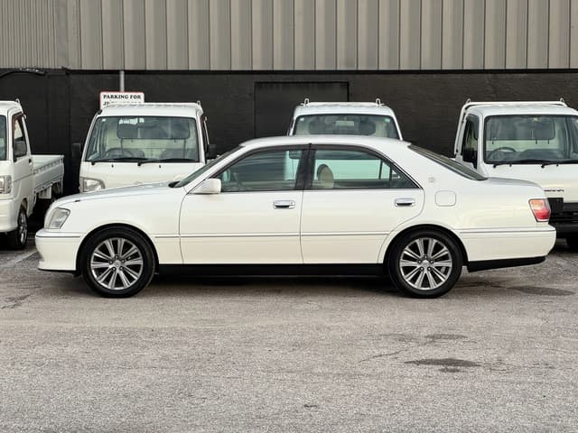 2000 Toyota Crown JDM car for sale — photo 5 of 22