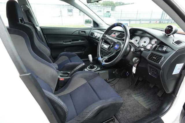 2001 Mitsubishi Lancer Evolution JDM car for sale — photo 14 of 18