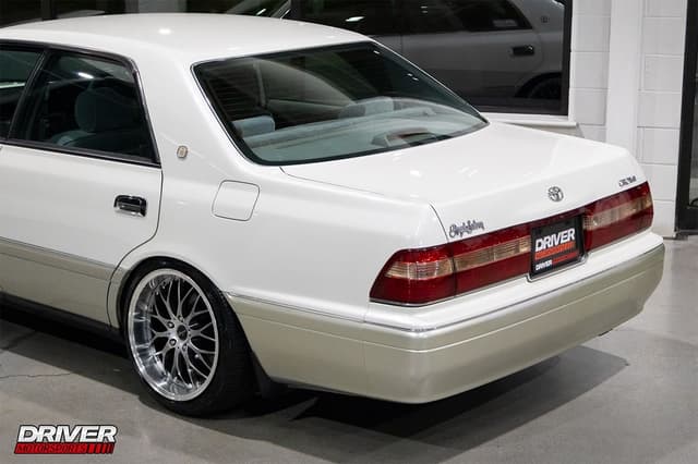 1997 Toyota Crown JDM car for sale — photo 23 of 25