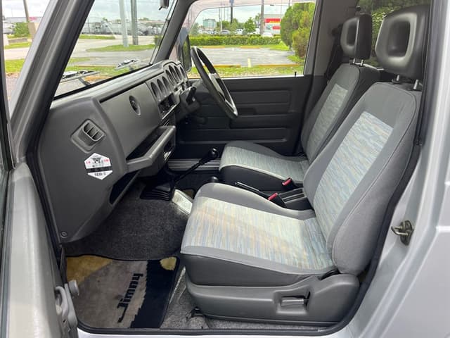 1998 Suzuki Jimny JDM car for sale — photo 13 of 17