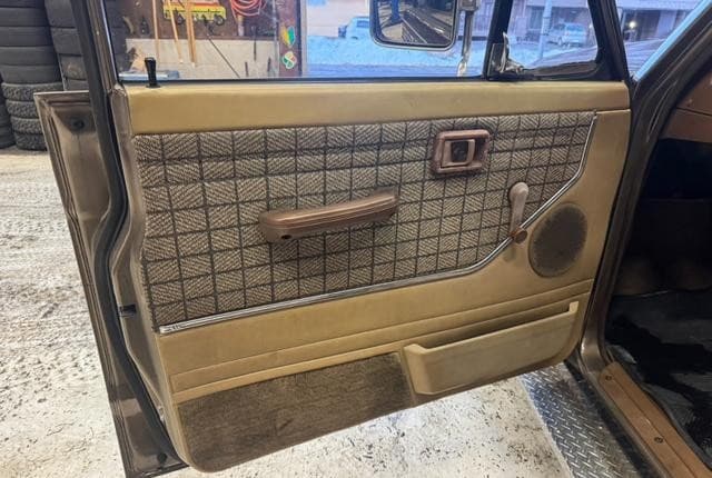 1986 Nissan Safari JDM car for sale — photo 14 of 25