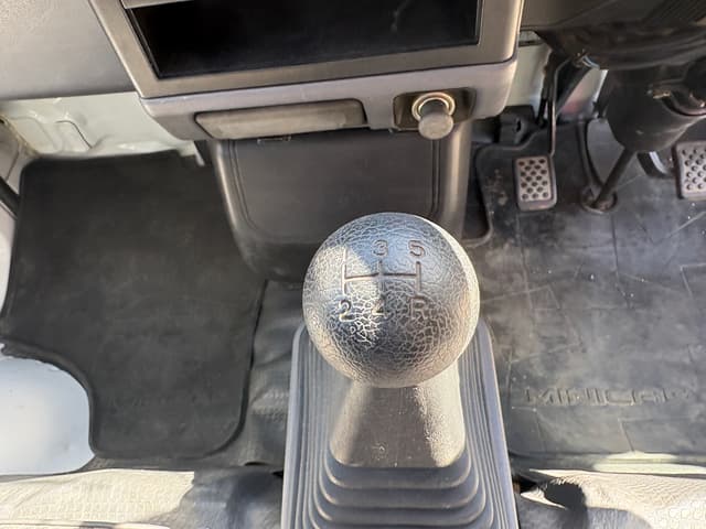 1997 Mitsubishi Minicab JDM car for sale — photo 15 of 25