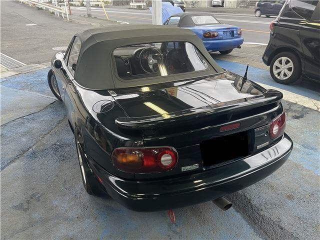 1996 Mazda Roadster (Eunos Roadster / MX-5) JDM car for sale — photo 2 of 25