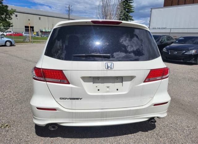 2010 Honda Odyssey JDM car for sale — photo 6 of 16