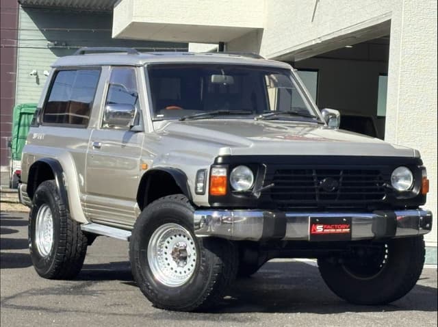 1995 Nissan Safari JDM car for sale — photo 2 of 11