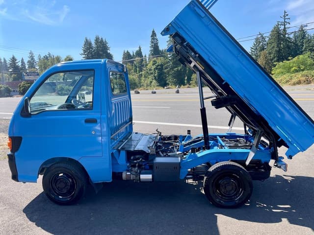 1998 Daihatsu Hijet JDM car for sale — photo 10 of 25