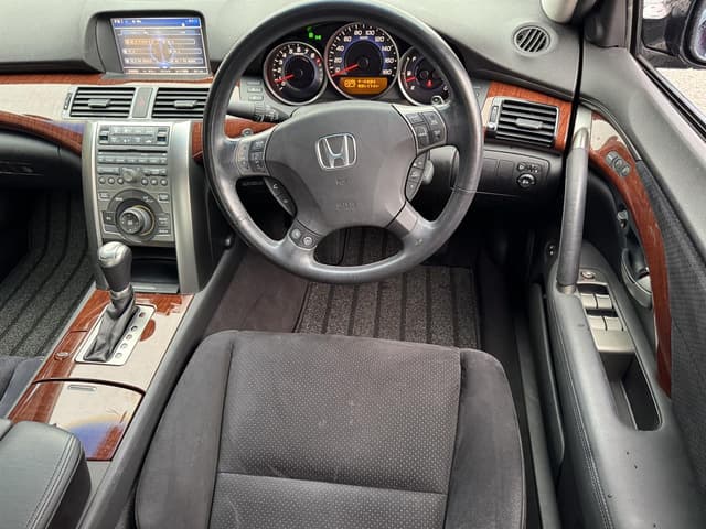 2010 Honda Legend JDM car for sale — photo 10 of 19