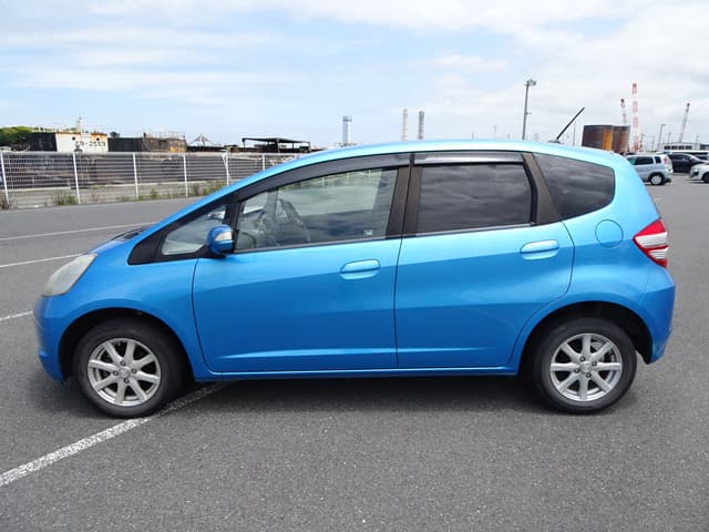 2008 Honda Fit JDM car for sale — photo 2 of 25
