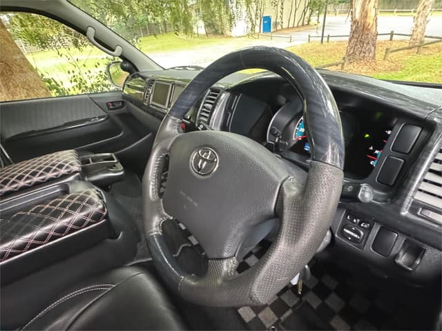 2010 Toyota HiAce JDM car for sale — photo 17 of 23