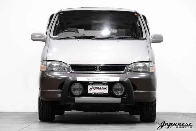 1996 Toyota Granvia JDM car for sale — photo 2 of 25