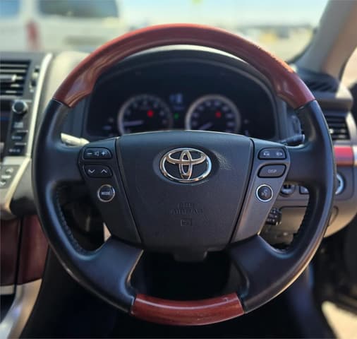 2012 Toyota Majesta JDM car for sale — photo 18 of 19