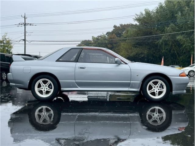 1991 Nissan Skyline JDM car for sale — photo 4 of 5