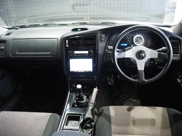 1998 Nissan Stagea JDM car for sale — photo 3 of 21