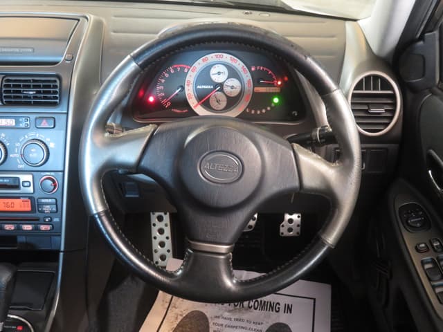 1999 Toyota Altezza JDM car for sale — photo 17 of 25