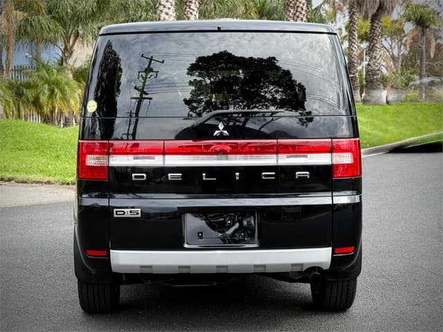2009 Mitsubishi Delica JDM car for sale — photo 8 of 25