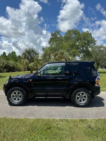 1999 Mitsubishi Pajero JDM car for sale — photo 9 of 25