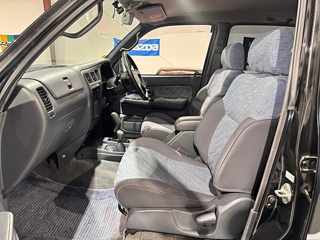 2000 Toyota Hilux JDM car for sale — photo 11 of 22