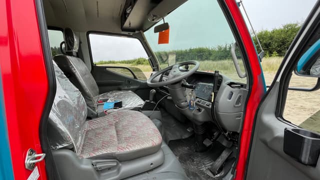 1995 Mitsubishi Canter JDM car for sale — photo 13 of 26