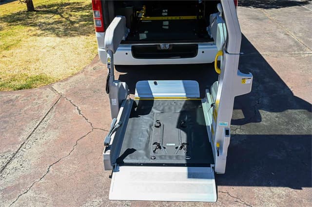 2011 Toyota HiAce JDM car for sale — photo 4 of 23