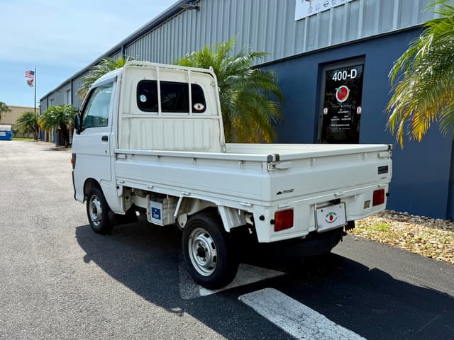 1998 Daihatsu Hijet JDM car for sale — photo 11 of 16