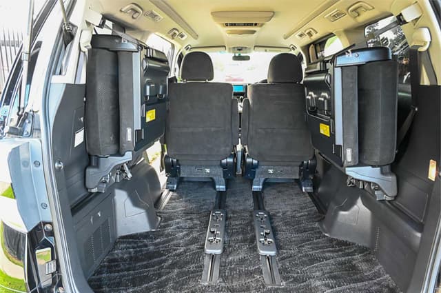 2011 Toyota Vellfire JDM car for sale — photo 9 of 24