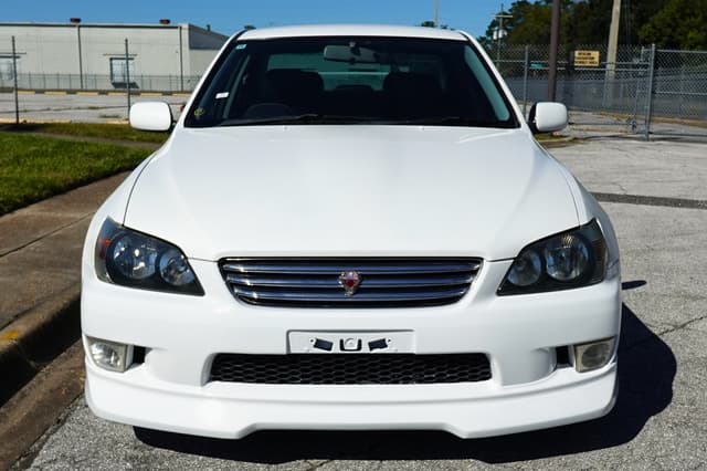 2001 Toyota Altezza JDM car for sale — photo 2 of 16