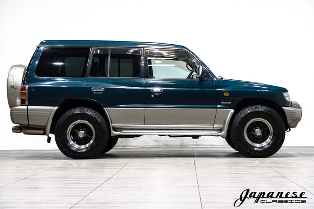 1997 Mitsubishi Pajero JDM car for sale — photo 5 of 25