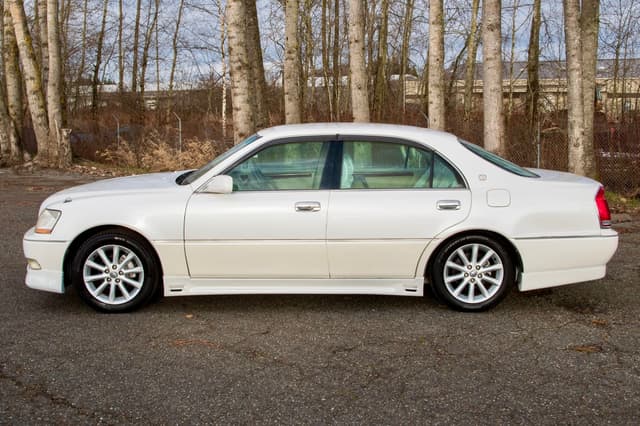 2001 Toyota Majesta JDM car for sale — photo 4 of 19