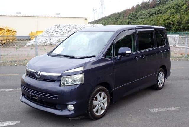 2008 Toyota Voxy JDM car for sale — photo 3 of 25