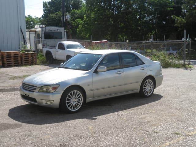 1999 Toyota Altezza JDM car for sale — photo 4 of 25