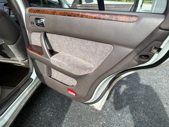 1996 Nissan Cima JDM car for sale — photo 14 of 25