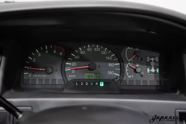 1997 Mitsubishi Delica JDM car for sale — photo 14 of 25