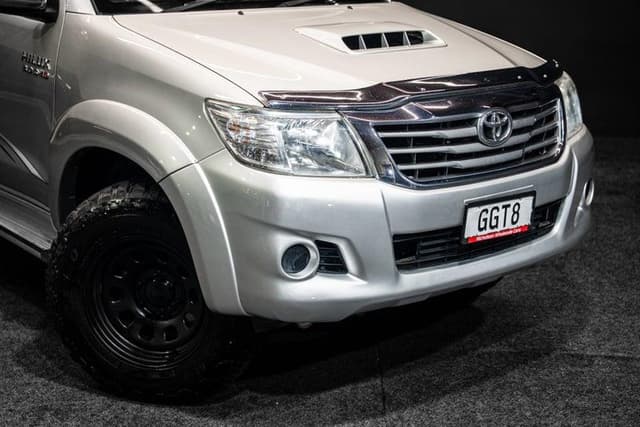 2012 Toyota Hilux JDM car for sale — photo 6 of 13