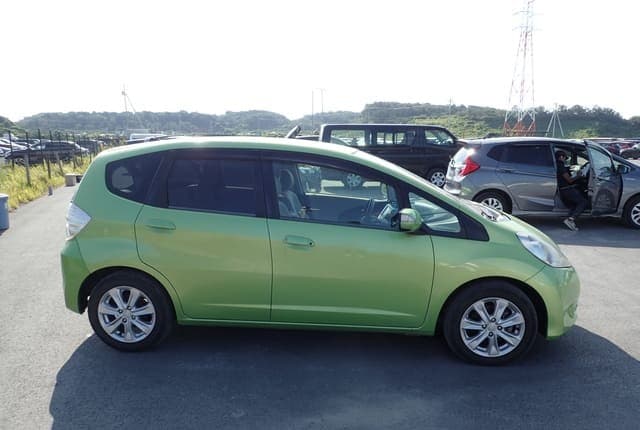 2011 Honda Fit JDM car for sale — photo 6 of 25