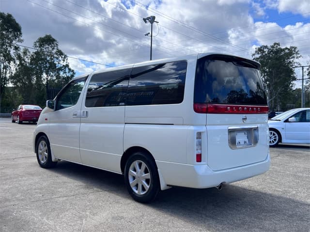 2003 Nissan Elgrand JDM car for sale — photo 8 of 16