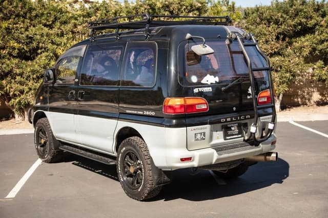 1994 Mitsubishi Delica JDM car for sale — photo 7 of 25