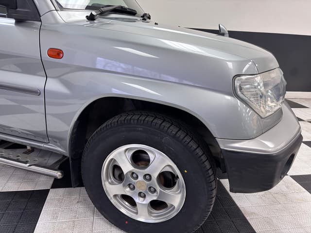 2000 Mitsubishi Pajero JDM car for sale — photo 23 of 25