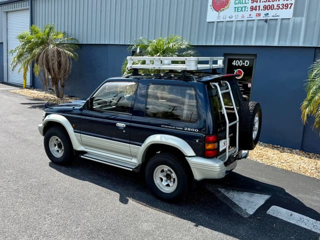1995 Mitsubishi Pajero JDM car for sale — photo 5 of 21