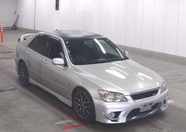 1999 Toyota Altezza JDM car for sale — photo 4 of 12