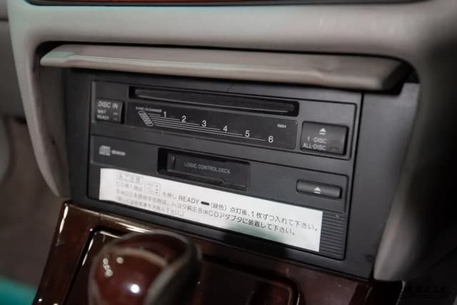 2000 Toyota Majesta JDM car for sale — photo 10 of 25