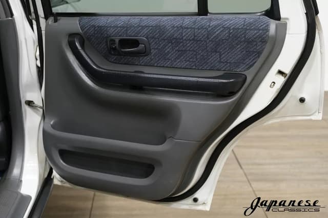1997 Honda CR-V JDM car for sale — photo 22 of 25