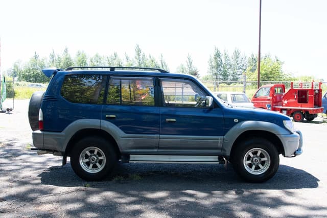 2001 Toyota Land Cruiser Prado JDM car for sale — photo 8 of 21