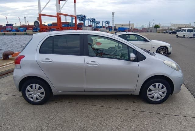 2010 Toyota Vitz JDM car for sale — photo 6 of 25