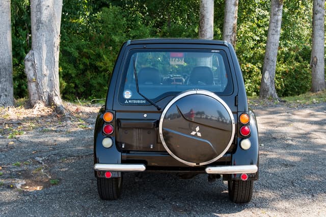 1998 Mitsubishi Pajero JDM car for sale — photo 5 of 15