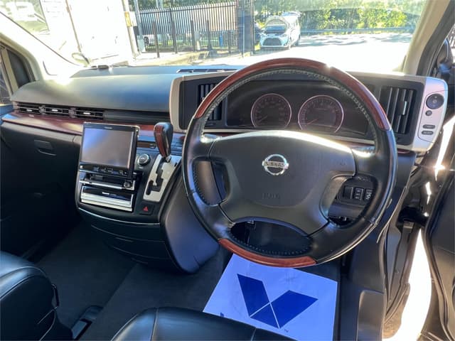 2007 Nissan Elgrand JDM car for sale — photo 12 of 16