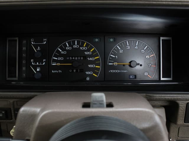 1983 Nissan Gloria JDM car for sale — photo 11 of 25